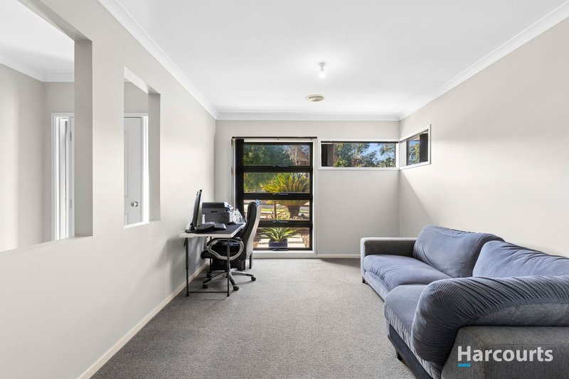 Photo - 34 Hewat Drive, Highton VIC 3216 - Image 7