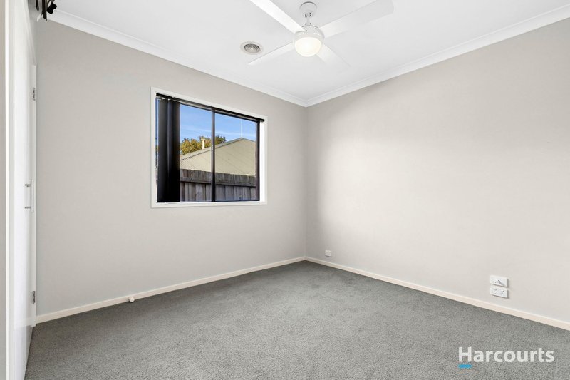 Photo - 34 Hewat Drive, Highton VIC 3216 - Image 9