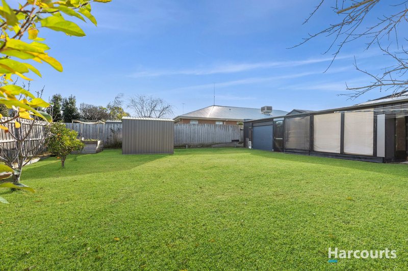 Photo - 34 Hewat Drive, Highton VIC 3216 - Image 13