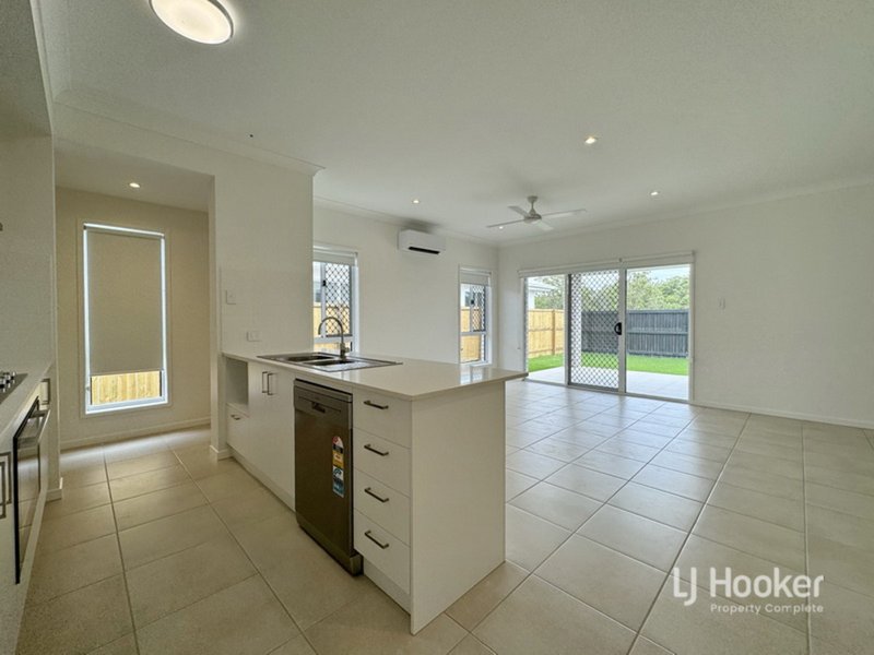 Photo - 34 Hexham Street, Yarrabilba QLD 4207 - Image 3