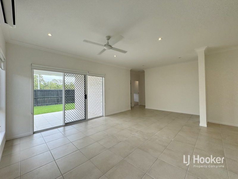 Photo - 34 Hexham Street, Yarrabilba QLD 4207 - Image 5