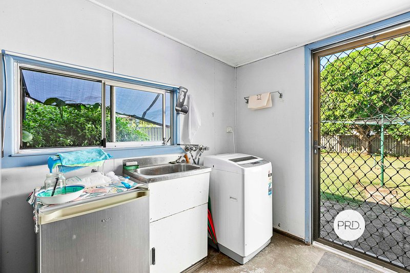 Photo - 34 Hillcrest Avenue, Granville QLD 4650 - Image 11