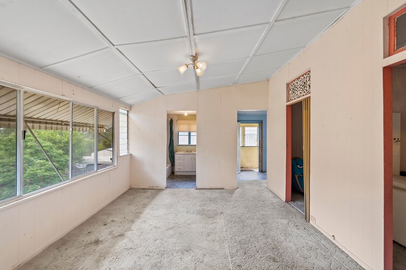 Photo - 34 Holdsworth Road, North Ipswich QLD 4305 - Image 10