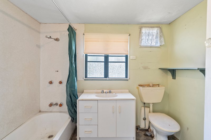 Photo - 34 Holdsworth Road, North Ipswich QLD 4305 - Image 13