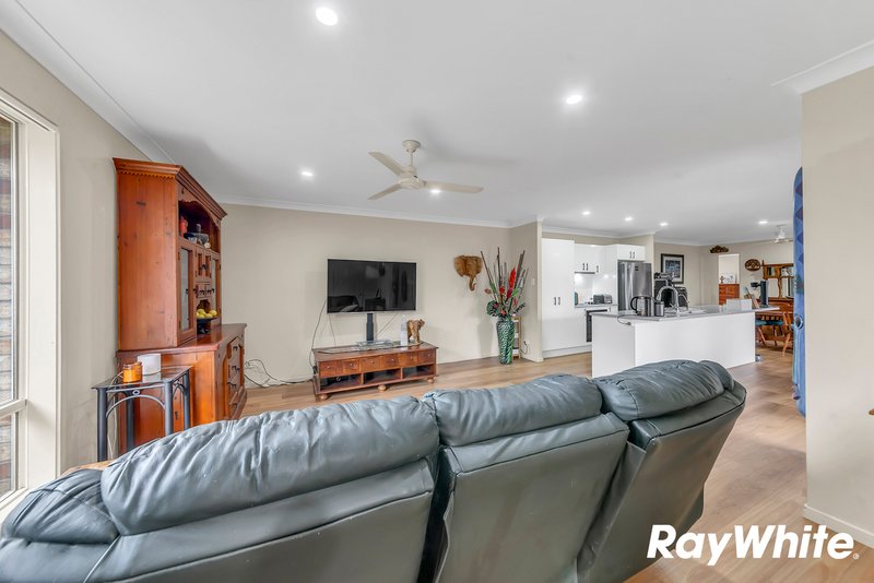 Photo - 34 Honeyeater Place, Lowood QLD 4311 - Image 3