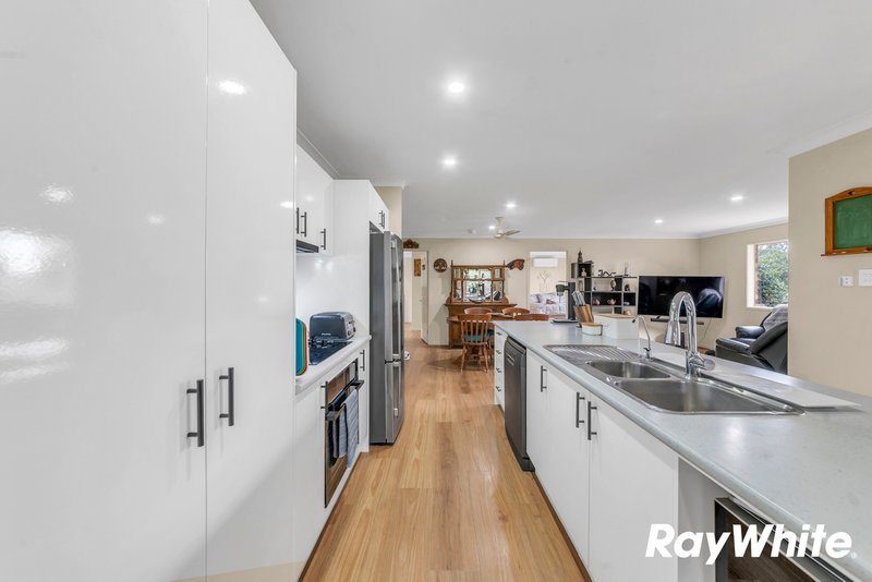 Photo - 34 Honeyeater Place, Lowood QLD 4311 - Image 5