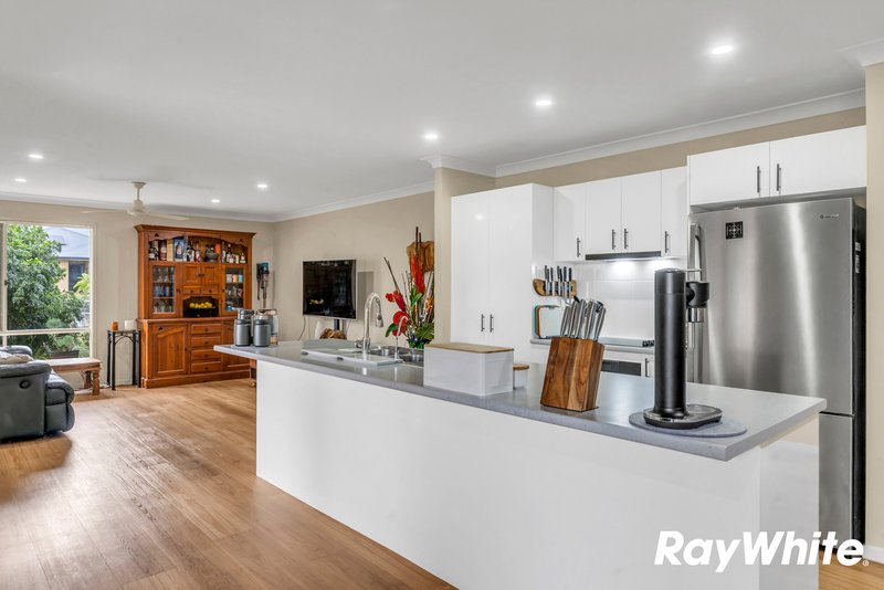 Photo - 34 Honeyeater Place, Lowood QLD 4311 - Image 7