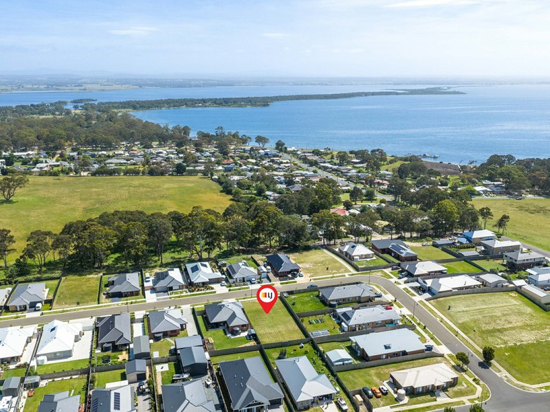 Photo - 34 Houghton Crescent, Eagle Point VIC 3878 - Image 3