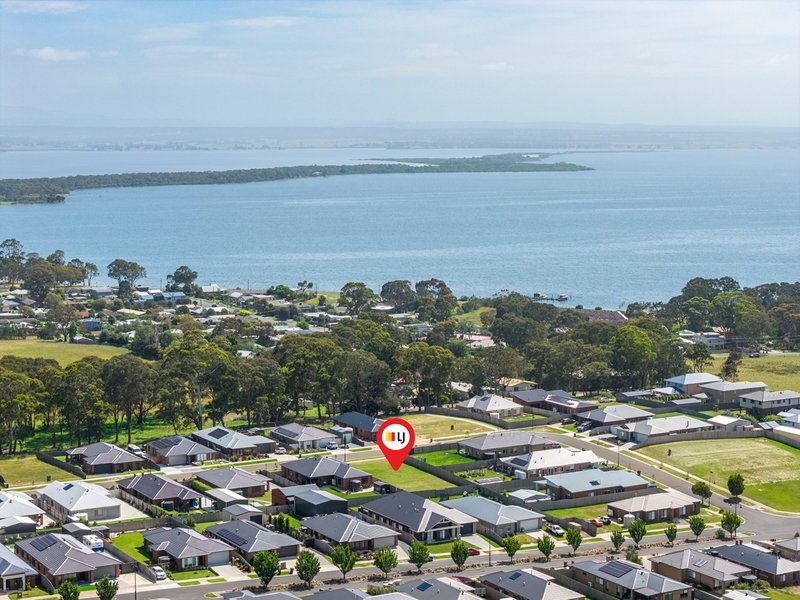 Photo - 34 Houghton Crescent, Eagle Point VIC 3878 - Image 7
