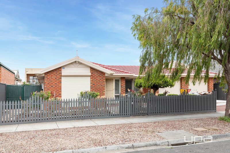 34 Hume Drive, Sydenham VIC 3037