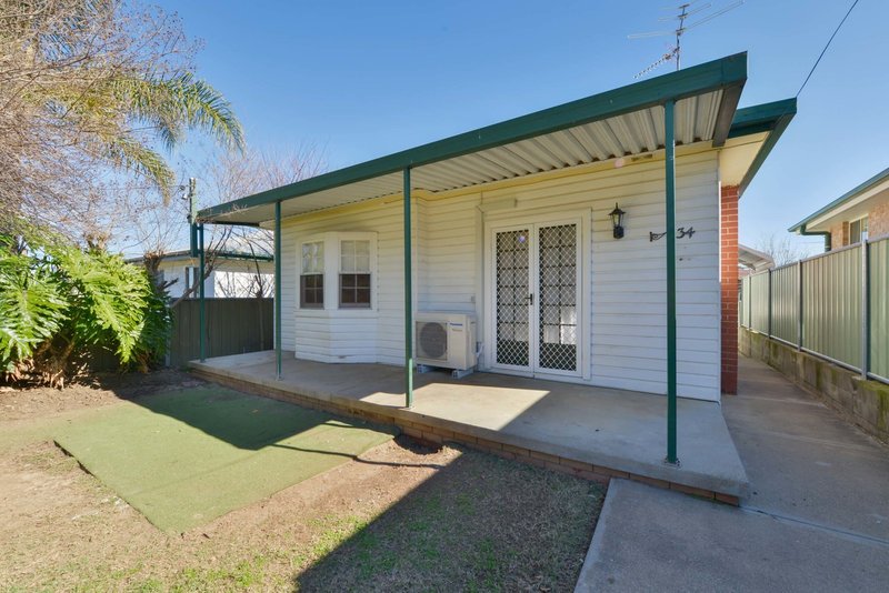 Photo - 34 Hunt Street, Tamworth NSW 2340 - Image 2