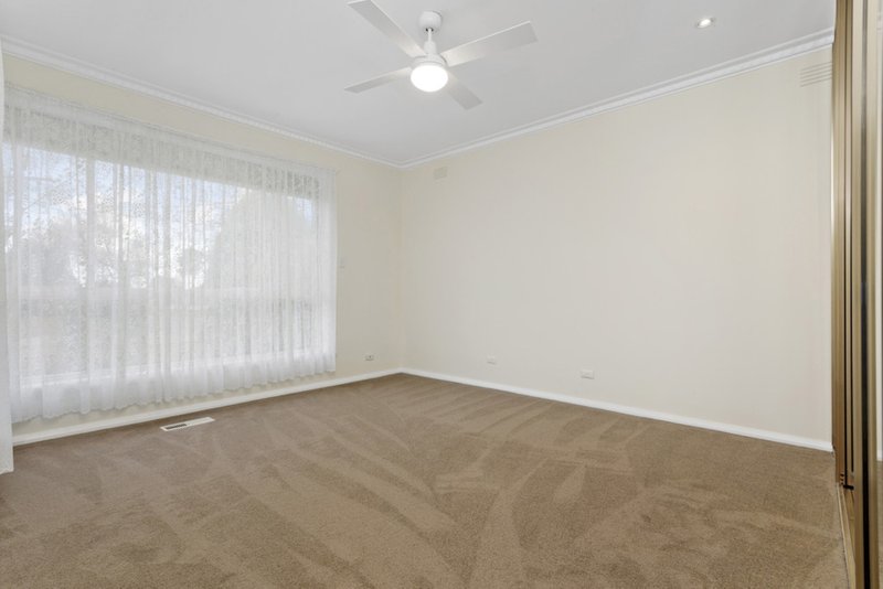 Photo - 34 Huskisson Avenue, Lalor VIC 3075 - Image 3