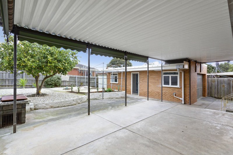 Photo - 34 Huskisson Avenue, Lalor VIC 3075 - Image 9