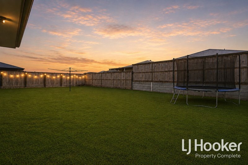 Photo - 34 Hyde Drive, Yarrabilba QLD 4207 - Image 8