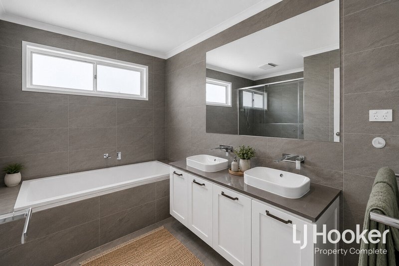 Photo - 34 Hyde Drive, Yarrabilba QLD 4207 - Image 18