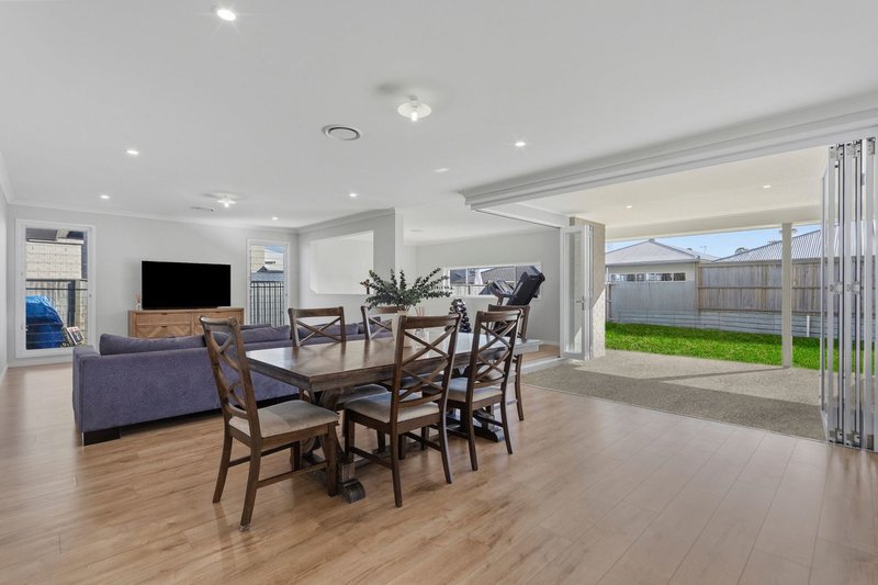 Photo - 34 Hyde Drive, Yarrabilba QLD 4207 - Image 4