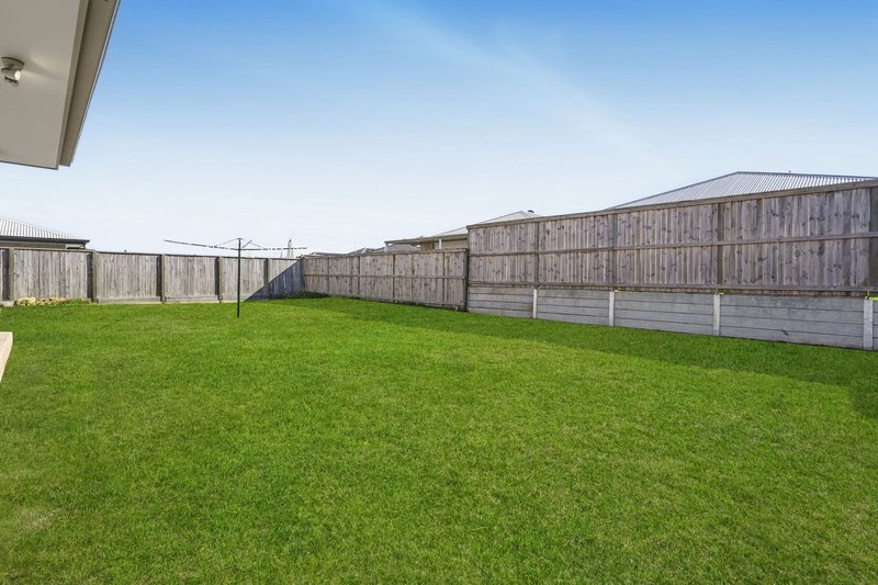 Photo - 34 Hyde Drive, Yarrabilba QLD 4207 - Image 6