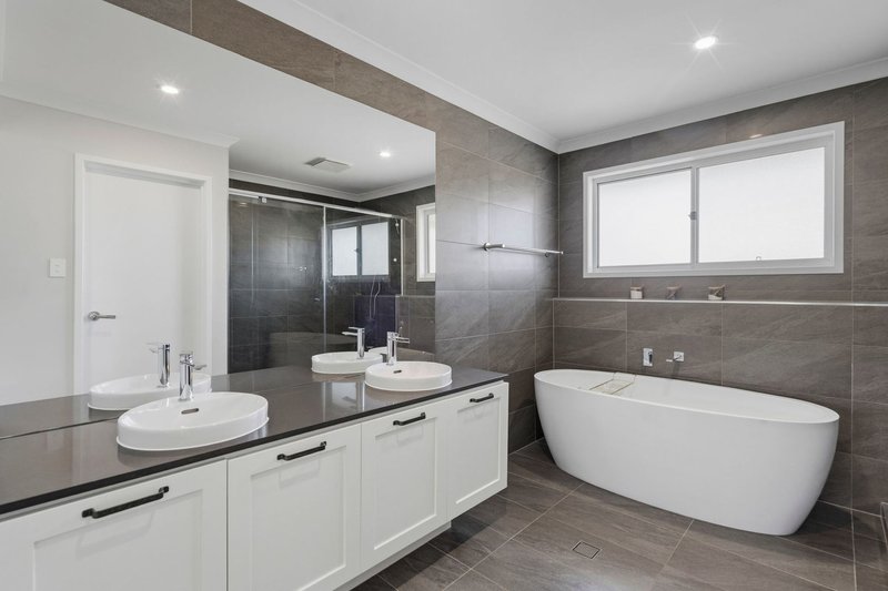 Photo - 34 Hyde Drive, Yarrabilba QLD 4207 - Image 15