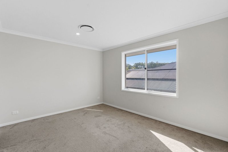 Photo - 34 Hyde Drive, Yarrabilba QLD 4207 - Image 16