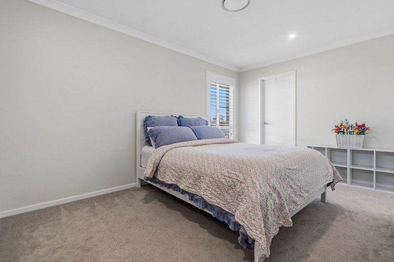 Photo - 34 Hyde Drive, Yarrabilba QLD 4207 - Image 18