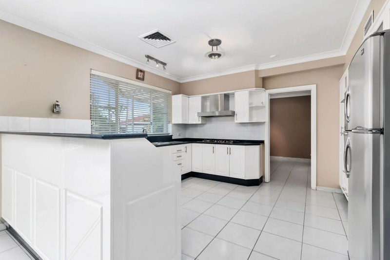 Photo - 34 Ingham Drive, Casula NSW 2170 - Image 5