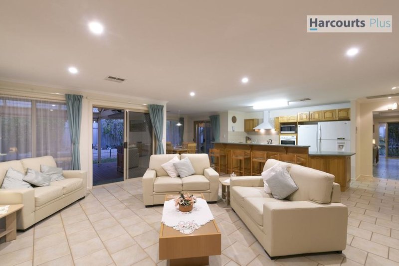 34 Ingleton Drive, Hallett Cove SA 5158