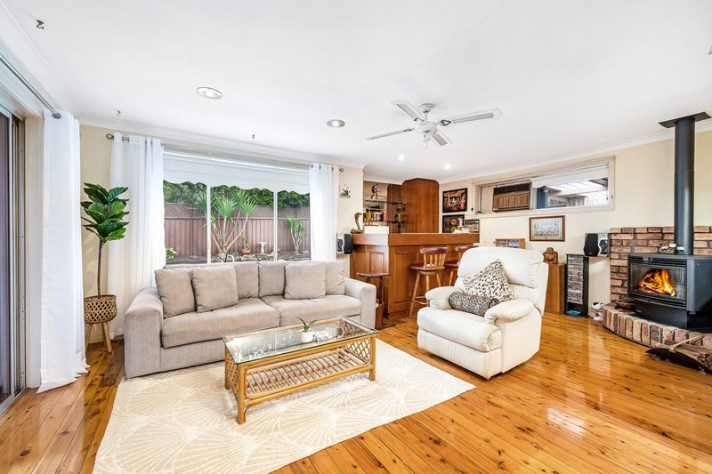 Photo - 34 Jacaranda Drive, Georges Hall NSW 2198 - Image 3