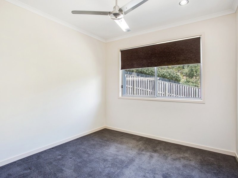 Photo - 34 Jackaroo Crescent, Gilston QLD 4211 - Image 11