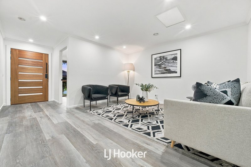 Photo - 34 Jamieson Way, Berwick VIC 3806 - Image 4