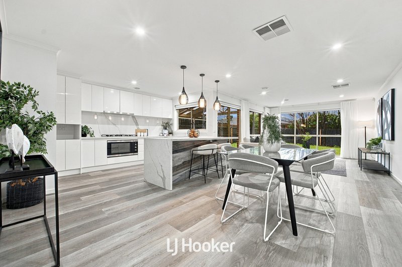 Photo - 34 Jamieson Way, Berwick VIC 3806 - Image 8