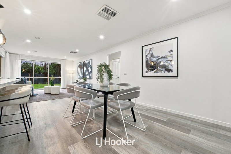 Photo - 34 Jamieson Way, Berwick VIC 3806 - Image 12