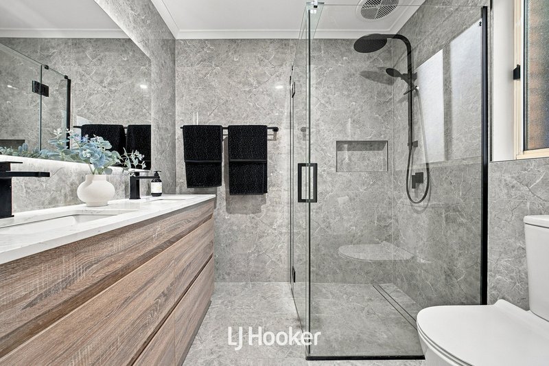 Photo - 34 Jamieson Way, Berwick VIC 3806 - Image 16