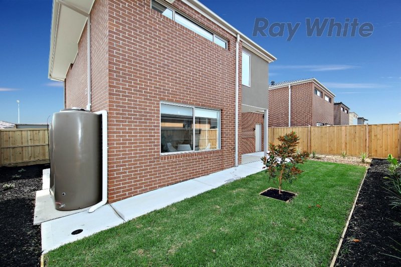 Photo - 34 Jansar Street, Point Cook VIC 3030 - Image 13