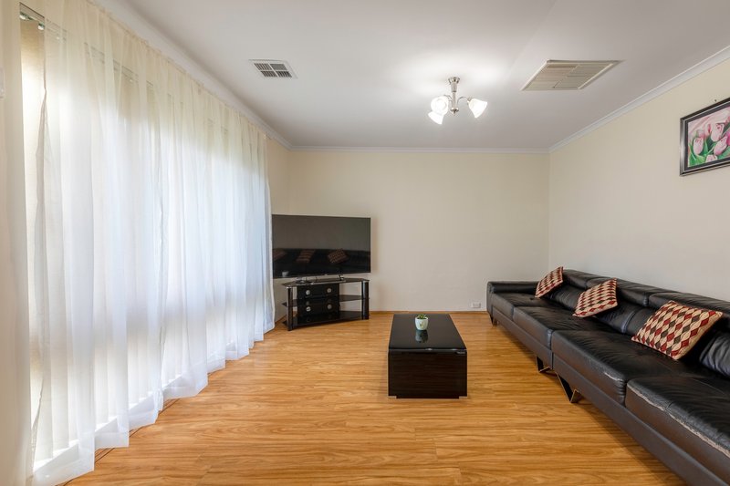 Photo - 3/4 Jeanette Crescent, Aberfoyle Park SA 5159 - Image 3