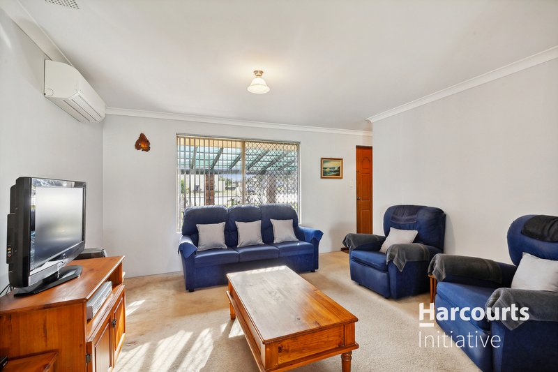 Photo - 34 Jefferson Drive, Marangaroo WA 6064 - Image 3