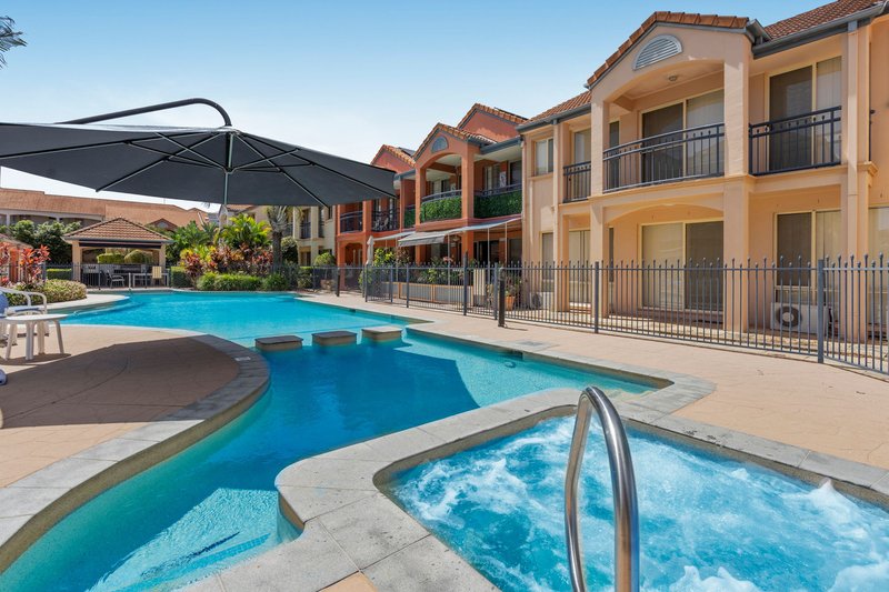 Photo - 34 John Lund Drive, Hope Island QLD 4212 - Image 5