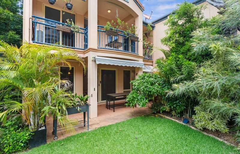 Photo - 34 John Lund Drive, Hope Island QLD 4212 - Image 16
