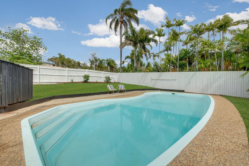 Photo - 34 Kin Kora Drive, Kin Kora QLD 4680 - Image 15