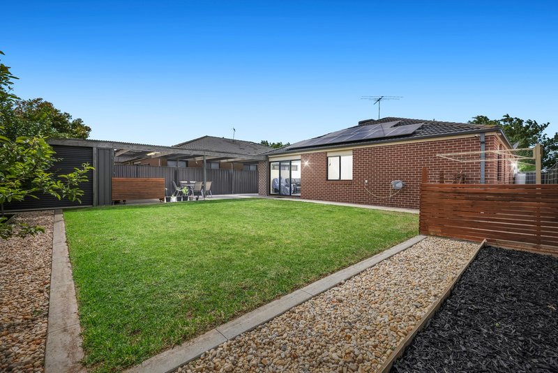 Photo - 34 Kinglake Drive, Manor Lakes VIC 3024 - Image 14