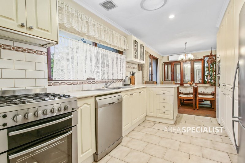 Photo - 34 Kingsclere Avenue, Keysborough VIC 3173 - Image 4