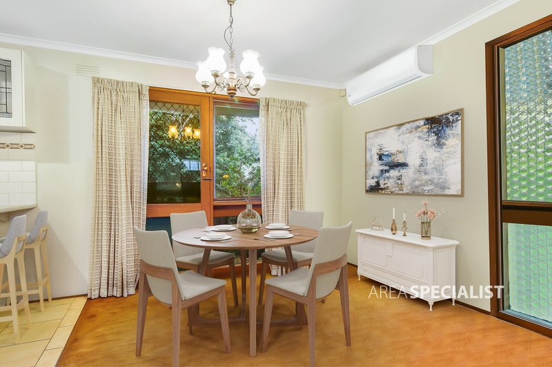 Photo - 34 Kingsclere Avenue, Keysborough VIC 3173 - Image 6