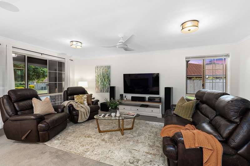 Photo - 34 Kirralee Crescent, Upper Kedron QLD 4055 - Image 2