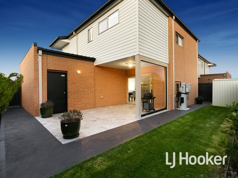 Photo - 34 Knight Avenue, Point Cook VIC 3030 - Image 10