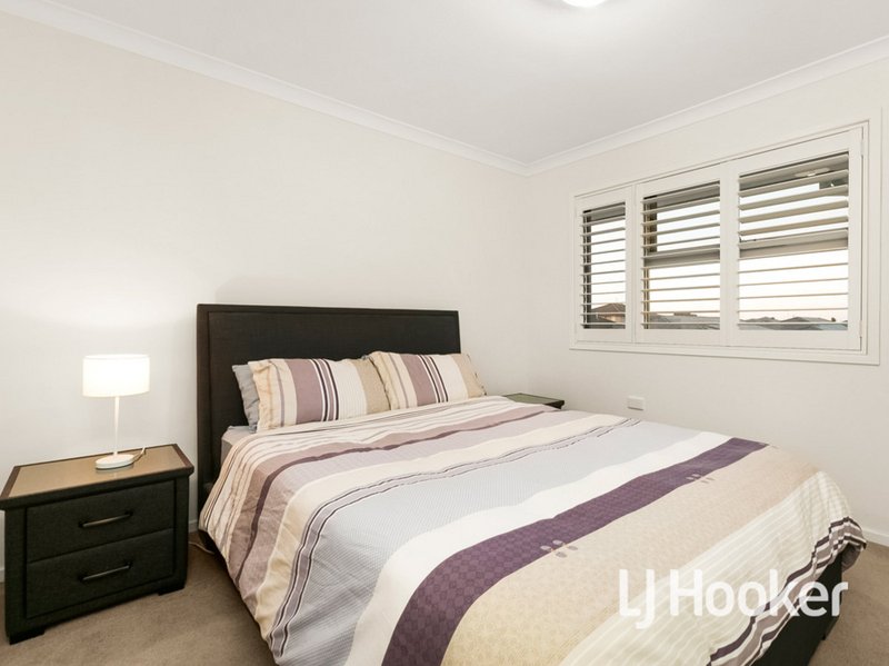 Photo - 34 Knight Avenue, Point Cook VIC 3030 - Image 5