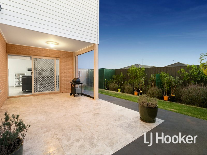 Photo - 34 Knight Avenue, Point Cook VIC 3030 - Image 9