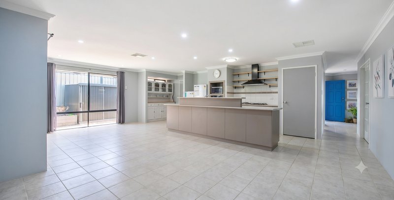 Photo - 34 Kootingal Bend, Baldivis WA 6171 - Image 8