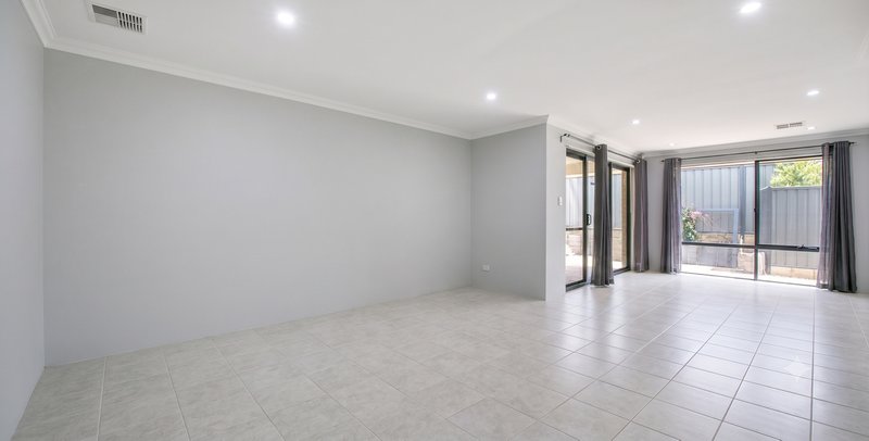 Photo - 34 Kootingal Bend, Baldivis WA 6171 - Image 11