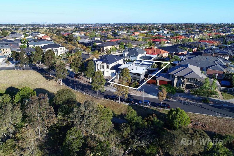 Photo - 34 Kororoit Approach, Caroline Springs VIC 3023 - Image 20