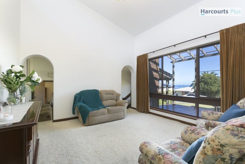 Photo - 34 Kurrambi Crescent, Hallett Cove SA 5158 - Image 6