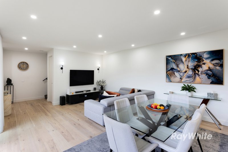Photo - 3/4 Lake Street, Carnegie VIC 3163 - Image 2